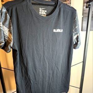 Nike tee shirt